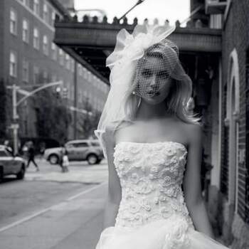 A coleção 2013 de vestidos de noiva Valentini Spose é moderna, elegante e sexy. Noivas que querem apostar no diferente, sem perder o charme, vão adorar estes modelos de vestido.
