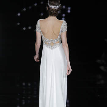 Pronovias. Credits: Barcelona Bridal Fashion Week