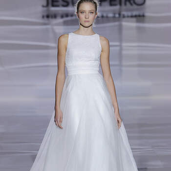 Credits: Barcelona Bridal Fashion Week