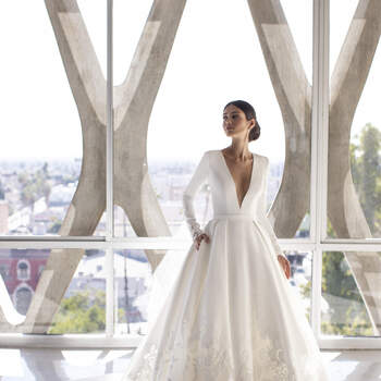 Credits: Pronovias Cruise Collection