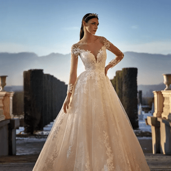 Credits: Pronovias Privée