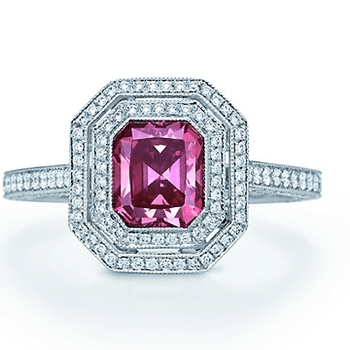 Anillo de compromiso diamante rosa Tiffany 