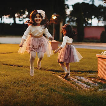 Los más pequeños derrochan energía en las bodas y en cualquier fiesta. Foto: AiS Fotógrafos.