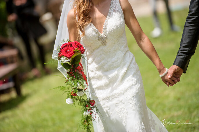 6 trucchetti per far durare più a lungo il bouquet da sposa