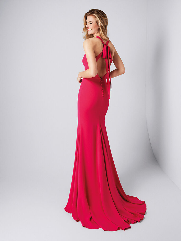 Backless Dresses: Discover the New Trend For Wedding Guests