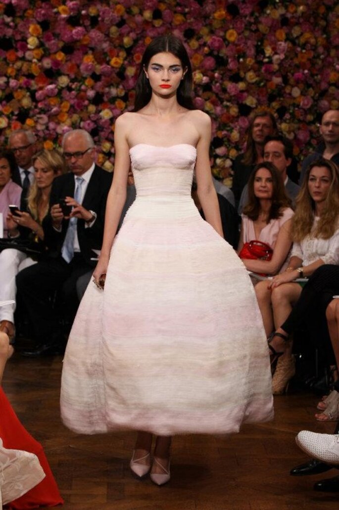 Nostalgische Brautkleider sind schlicht und erzählen eine Geschichte – Foto: Dior via facebook