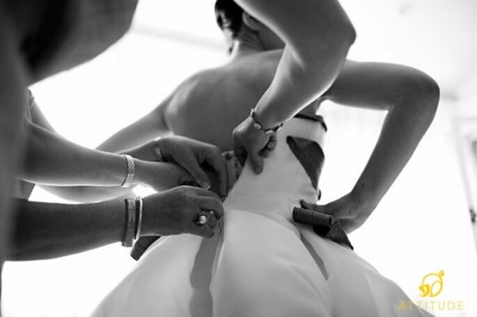 Faire faire sa robe de mariée par une couturière : l'assurance d'être unique le Jour J ! - Photo : Fran Cabades Acttitude 