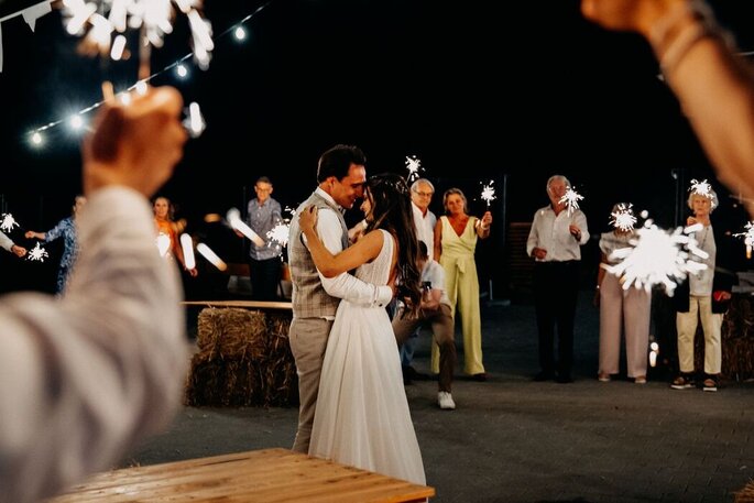 Brautpaar beim Hochzeitstanz, fotografiert von Bartels Photography