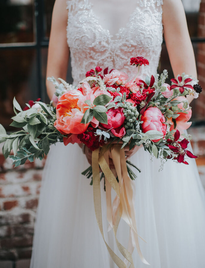 Bouquet de mariée avec pivoines