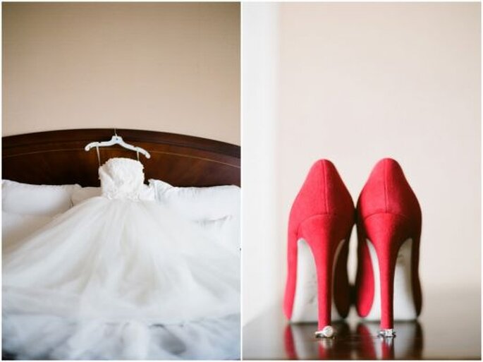 Zapatos rojos y vestido blanco: una combinación ganadora. Foto: Alea Lovely