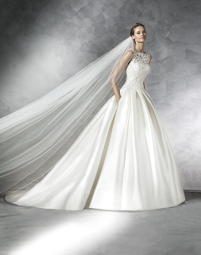 Prenez rendez-vous pour essayer cette robe de mariée