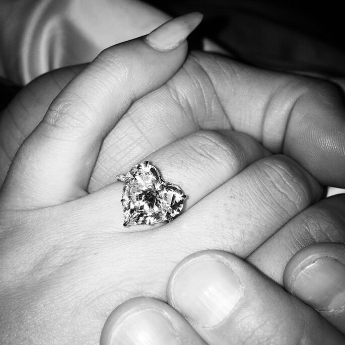 Anillo de compromiso de Lady Gaga. Credits: Lady Gaga Instagram