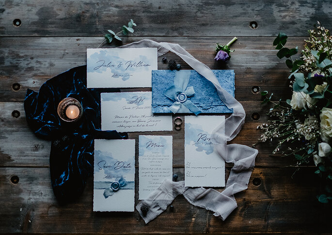 Elegante und edle Hochzeitspapeterie in Blau Aquarell