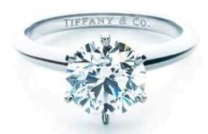 Anillo tradicional para Compromiso de la reconocida marca Tiffany & co.
