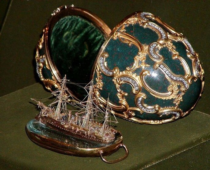 Huevo Fabergé "Memoria de Azov". Museo de la Armada de Moscú. Foto: www.wikipedia.org - Stan Shebs