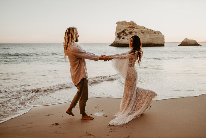 Brautpaar Shooting an der Algarve, Elopement Beach Vibes