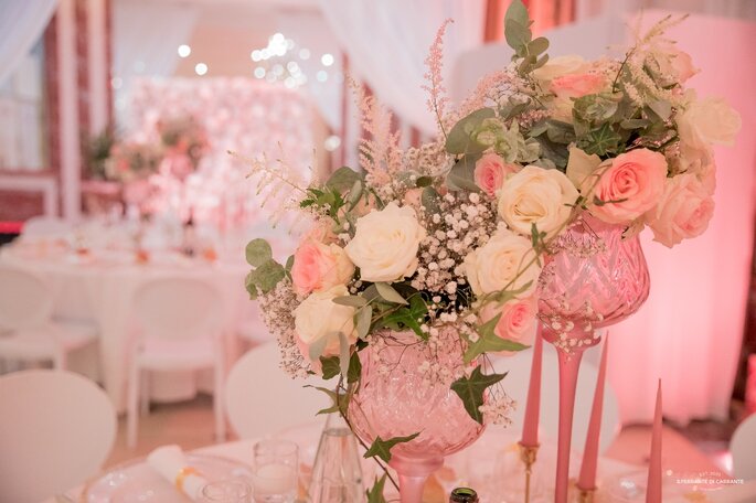 Centres de tables dans des vases roses transparents - Bbeautiful Prestige