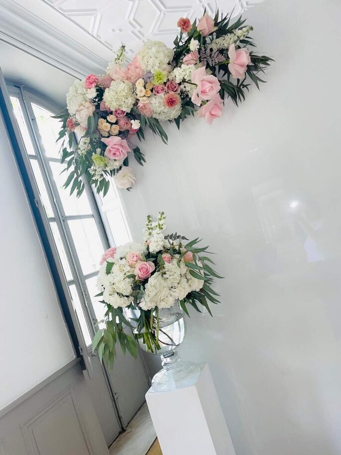 Bouquets de fleurs roses et blancs pour un mariage - Feliya Prestige 