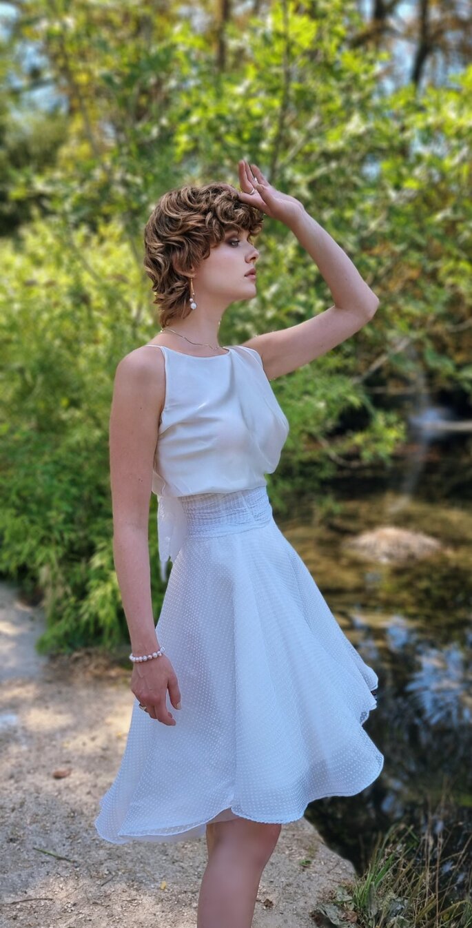 robe de mariée blanche moderne jupe haute