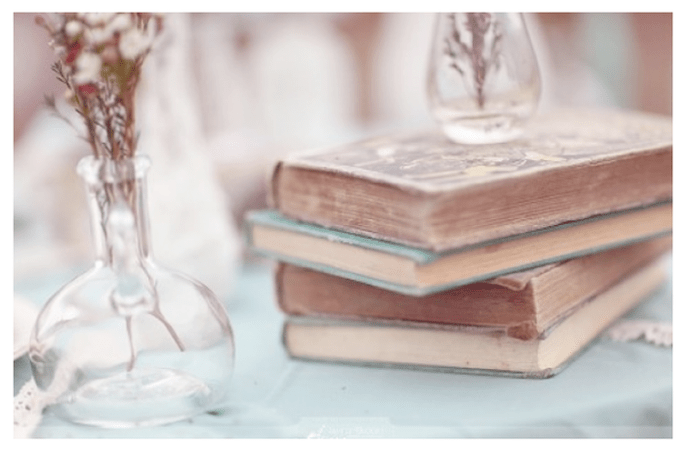Libros en la decoración de tu boda - Foto Wedding Bee