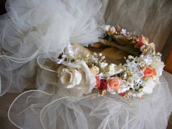Rose Poudré : des accessoires de mariée uniques, romantiques et faits-main