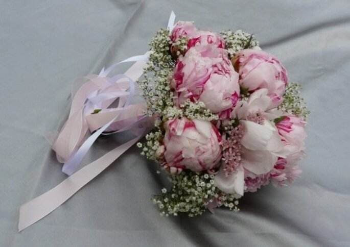 Un joli bouquet de mariée de printemps... - Crédit photo : Atelier déco’ps
