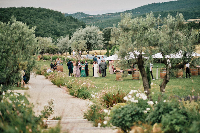 Cocktail de mariage chic et champêtre en Provence