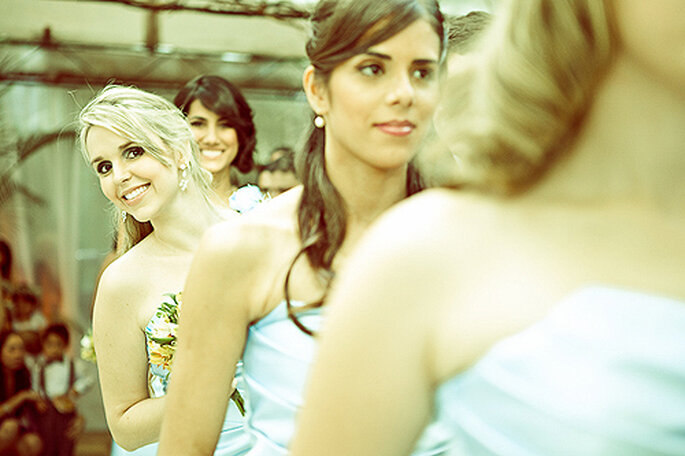 Viste tu boda de azul esta temporada. Foto: Flavia Soares
