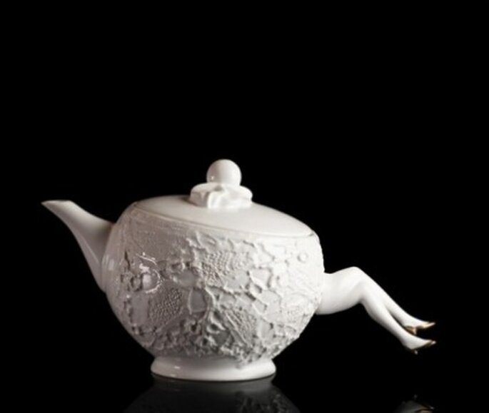 Blaue Blume Tea Pot - Undergrowthdesign.com