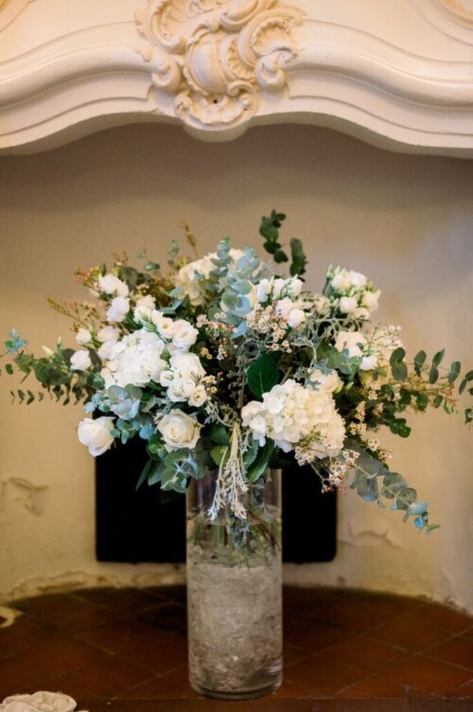 bouquet de fleur dans un vase avec de la glace