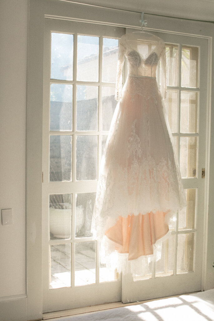 Vestido de noiva: Atelier Carol Hungria - Foto: Rodrigo Sack