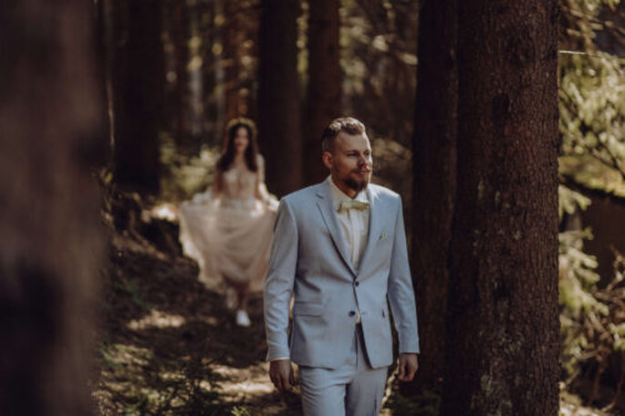 Brautpaar Hochzeit im Wald First Look