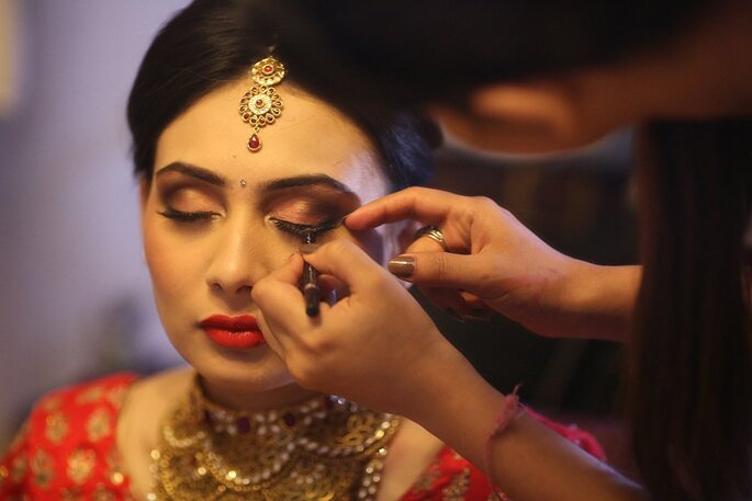 Makeup Artist: : Jharna Shah.