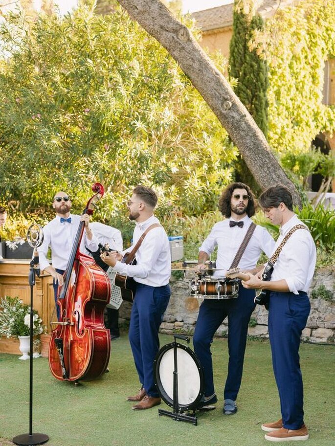 Groupe de musique live pour animer un cocktail de mariage en Provence