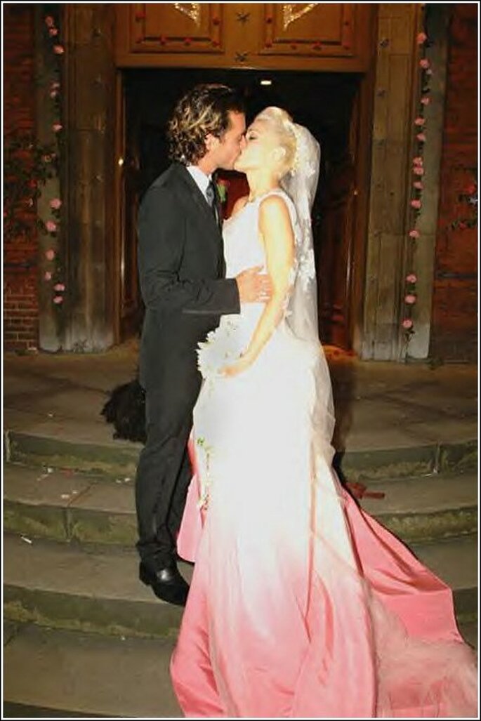 Gwen Stefani llevó un vestido de novia por encargo de John Galliano para Dior cuando se casó con Gavin Rossdale en 2002. 