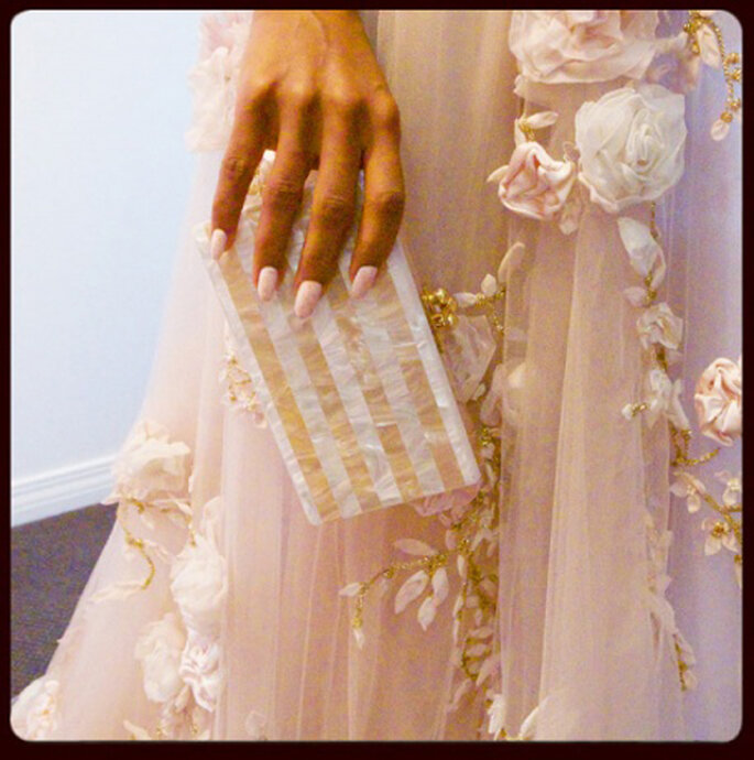 Delicadas rosas y pedrería en el elegante vestido Marchesa primavera 2014 - Foto Erin Walsh Instagram