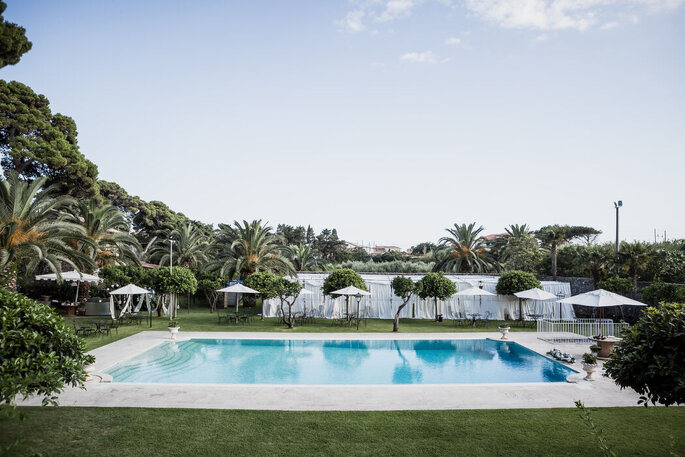 La piscina ed il verde di Villa Ventura