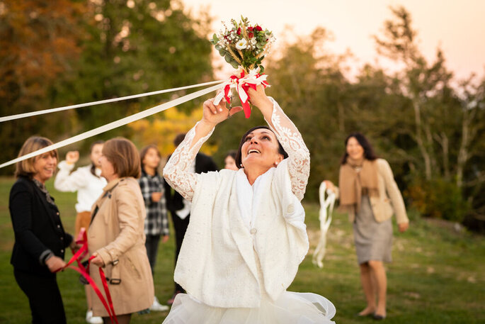 Un lancer de bouquet de la mariée original, organisé par Tarn Events