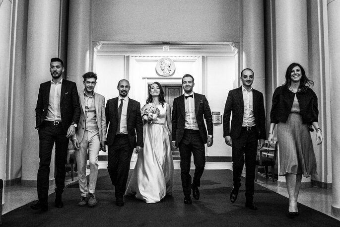 Photo de groupe à un mariage en noir et blanc - Karim Kheyar