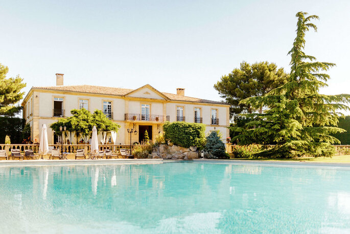 lieu de réception de mariage avec piscine en Provence