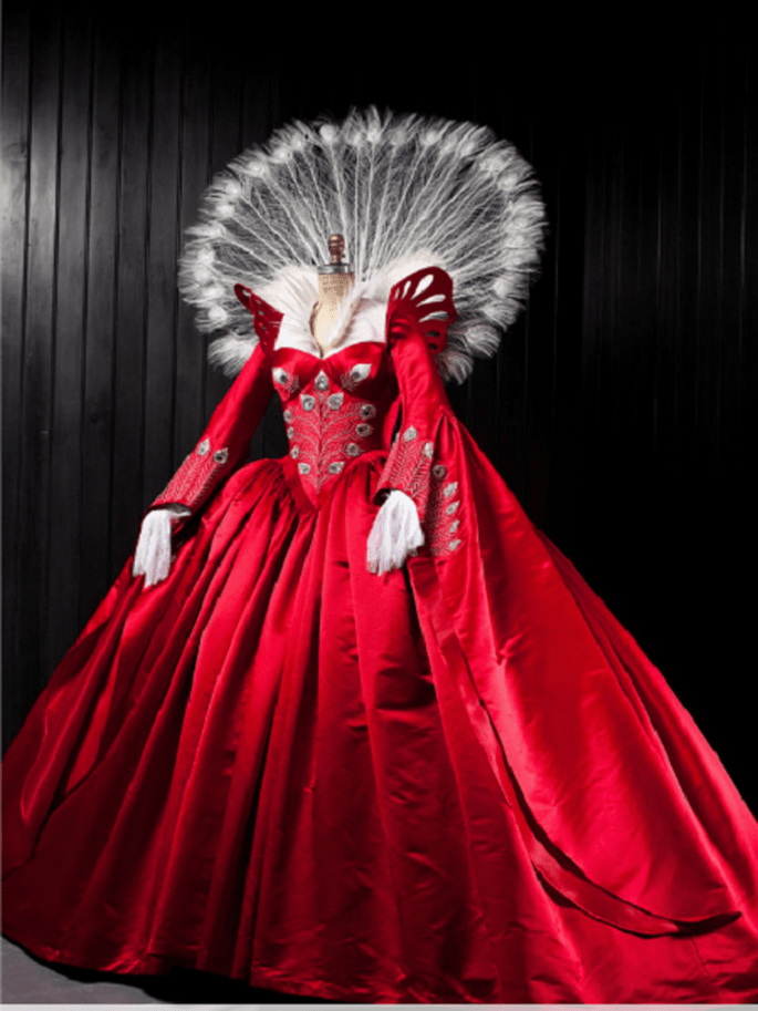 Vestido de la malvada reina interpretada por Julia Roberts. Foto: Swarovski.