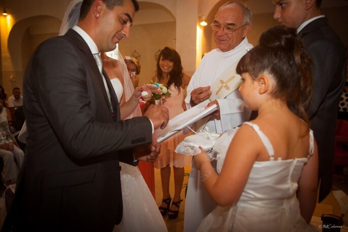 signature des mariés lors de la cérémonie religieuse