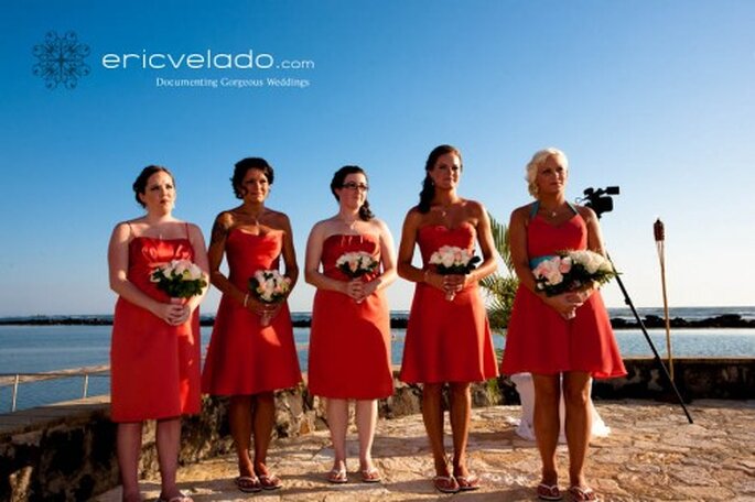 Knallige Farben bei der Wahl der Brautjungfern - Foto: Eric Velado