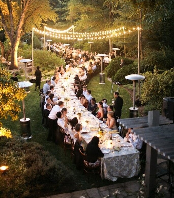 Très tendance en 2012 la table de mariage façon banquet -  Photo : Gia Canali