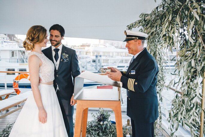 Brautpaar bei einer Trauung auf dem Schiff, Schweizerische Bodensee-Schifffahrt AG