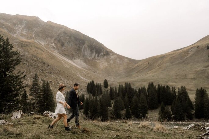 Brautpaar-Shooting in den grünen Bergen, fotografiert von MICHAEL CHRISTEN photography
