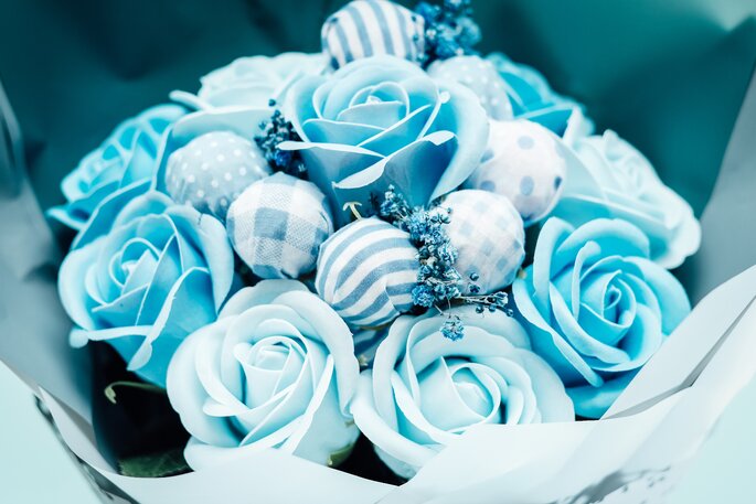 Bukiet z niebieskimi różami