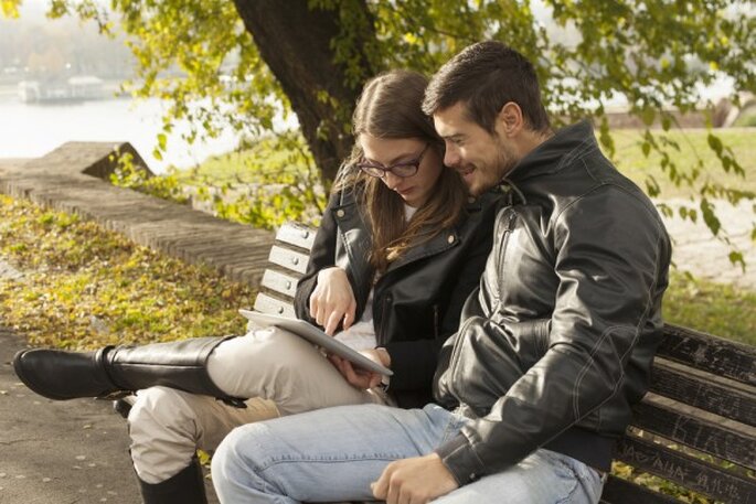 10 formas que usan las parejas para comunicarse sin palabras - Shutterstock