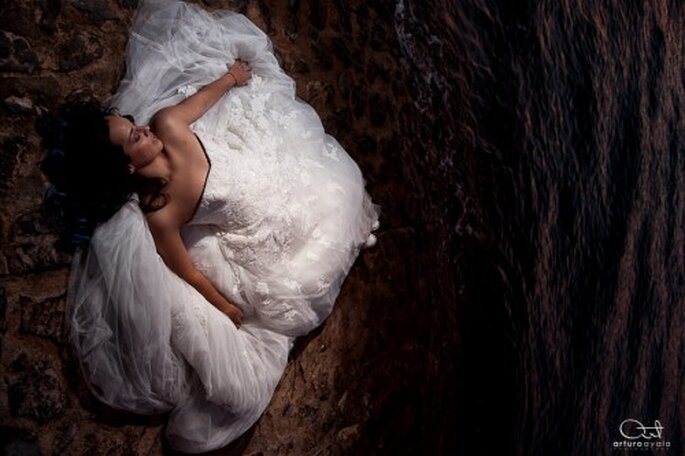 Elige la fotografía artística de bodas y luce increíble con tu vestido de novia - Foto Arturo Ayala