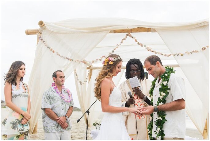 Vero y Rolo Hawaiian Beach Wedding